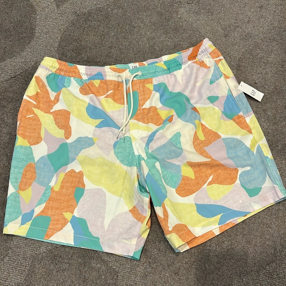 GAP MEN SWIM TRUNKS NWT